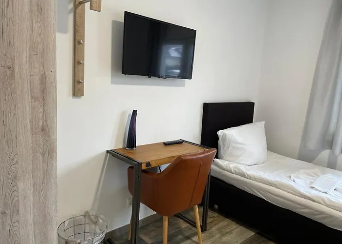 Hotel Gruener Baum 2*