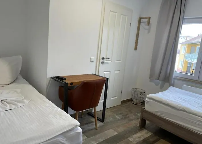 Hotel Gruener Baum 2*