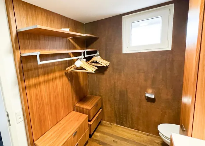 Gruener Baum Hotel 2*