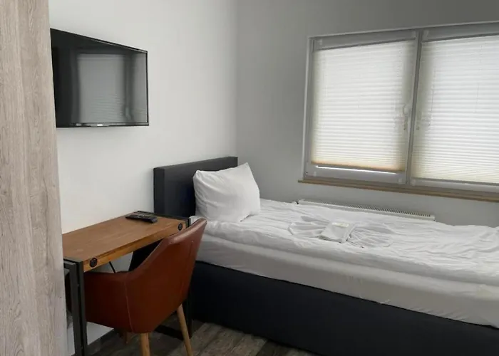 Gruener Baum Hotel 2*